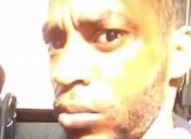 Βίντεο: Τον έπιασε να αυνανίζεται δίπλα της και τον έκανε ρεζίλι!