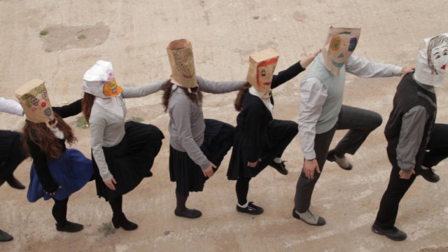 «Ο άνθρωπος ανεμιστήρας ή πώς να ντύσετε έναν ελέφαντα»