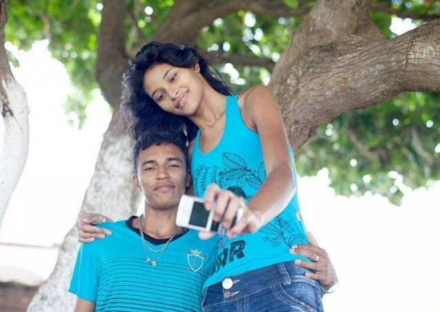 Η πιο ψηλή έφηβη του κόσμου είναι 2.07 μέτρα και βρήκε τον έρωτα! (pics)