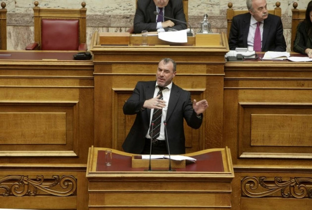 Μίχος: Χολυγουντιανό σόου