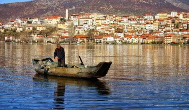 Καστοριά: Δείτε τι έκρυβε η λίμνη για 7.254 χρόνια!