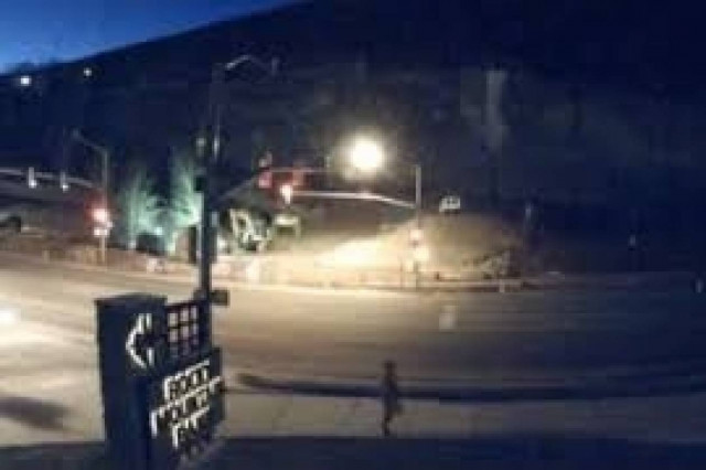 Ανατριχιαστικό βίντεο: Άνδρας εξαφανίστηκε ξαφνικά ενώ περπατούσε!