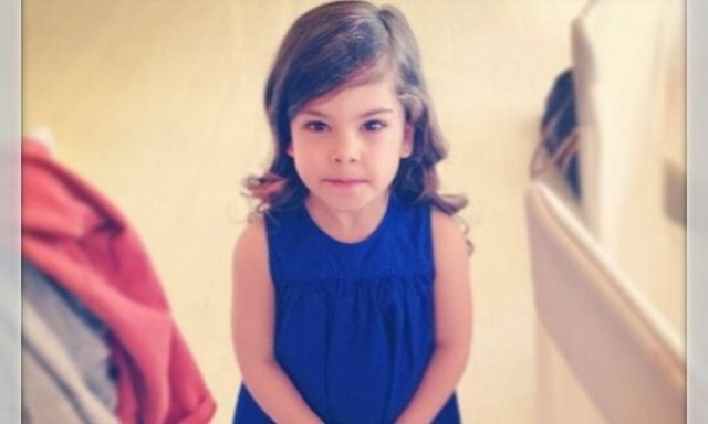 Είναι ίδιοι! Εσείς βρήκατε ποιανού κόρη είναι το κοριτσάκι της φωτογραφίας;