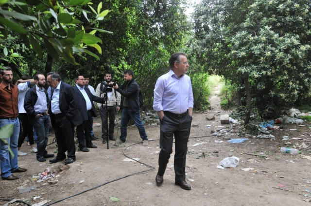 Εκλογές 2014: Ο Κουμουτσάκος κατέβασε αφίσα της Δούρου