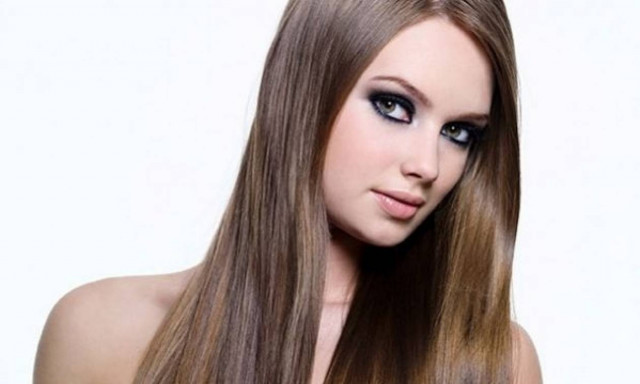 Το μυστικό για να μακρύνουν εύκολα και γρήγορα τα μαλλιά είναι…