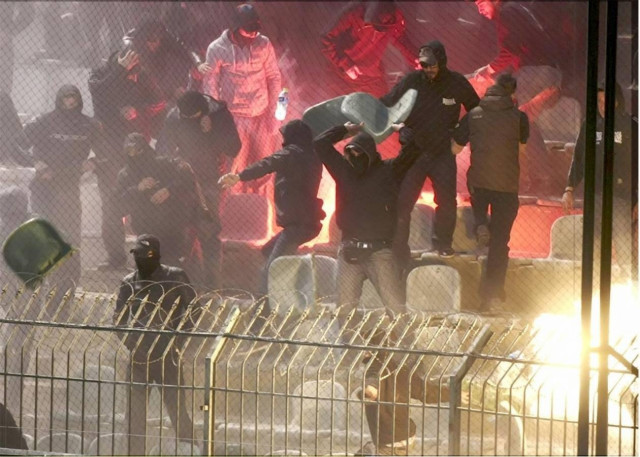 Στη δημοσιότητα φωτογραφίες από τα επεισόδια στον αγώνα ΠΑΟ-ΠΑΟΚ