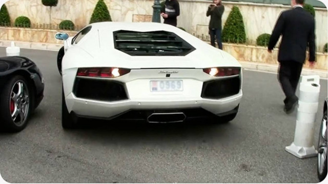 Aυτός είναι ο χειρότερος παρκαδόρος - Δείτε τι έκανε στη Lamborghini (vid)