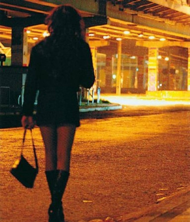 Θεσσαλονίκη: Δυο αδέρφια εξέδιδαν Νιγηριανή