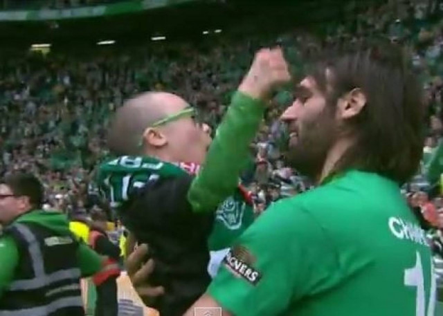 Ο Σαμαράς και ο ξεχωριστός γύρος του θριάμβου αγκαλιά με τον Τζέι (vid)