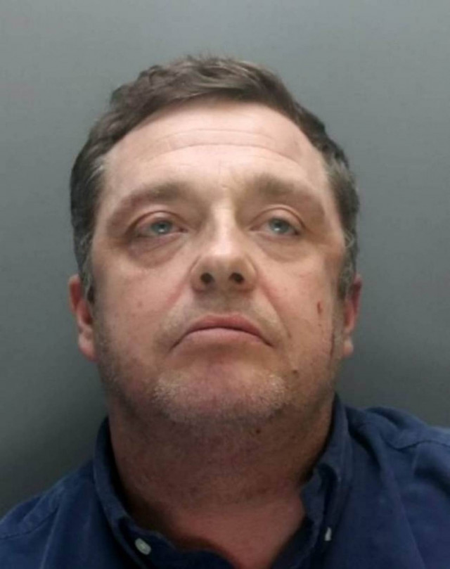 Στη φυλακή γιατί δάγκωσε αυτί αστυνομικού! (σκληρές εικόνες)