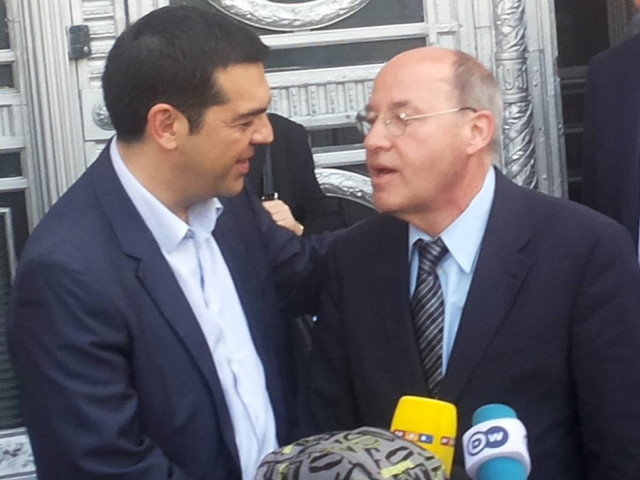 Τσίπρας: Μαριονέτα του Μπαρόζο ο Σαμαράς