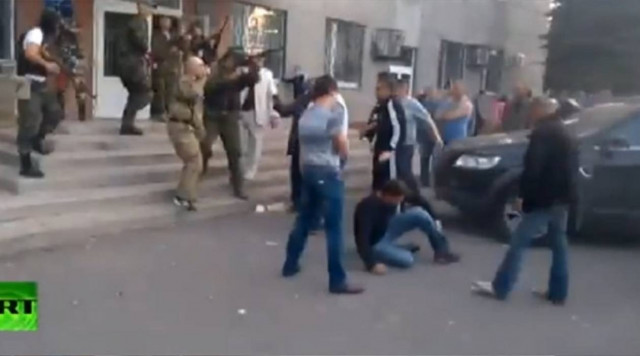 Βίντεο - ΣΟΚ: Εν ψυχρώ δολοφονία πολιτών έξω από εκλογικό κέντρο