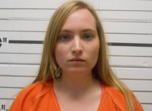 Η νεαρή, ξανθιά καθηγήτρια αντάλλαζε βαθμούς με... σεξ!