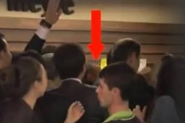 Τουρκία: Χαστούκισε διαμαρτυρόμενο διαδηλωτή ο Ερντογάν; (video)