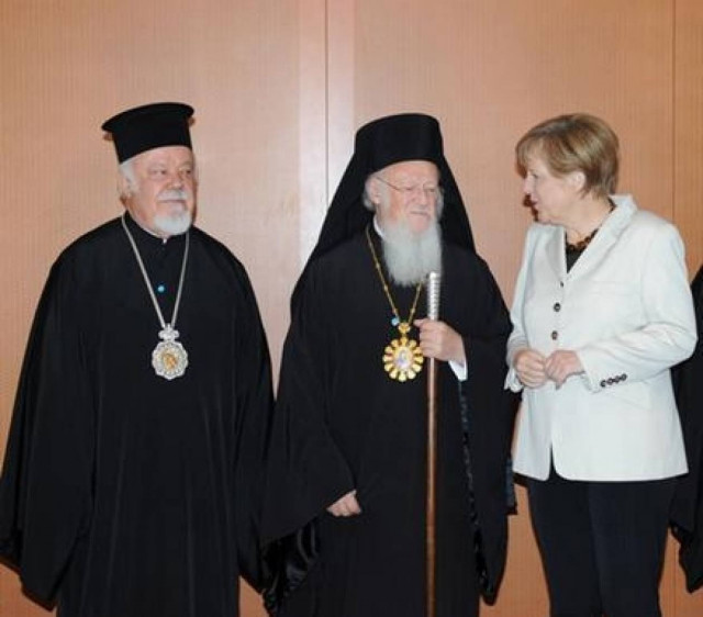 Υποδοχή Βαρθολομαίου με τιμές αρχηγού κράτους στο Βερολίνο