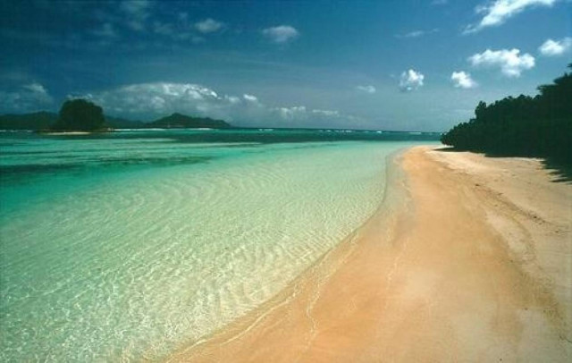 Απίστευτο περιστατικό στην Ρόδο: Η θάλασσα ξέβρασε... (photo)