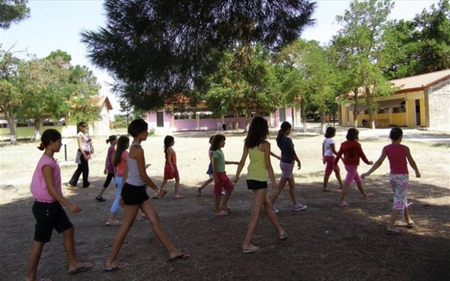 Λήγει η προθεσμία των αιτήσεων για τις κατασκηνώσεις του ΟΑΕΔ