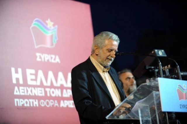 Δρίτσας κατά Μώραλη: Ψηφοδέλτια σε σακούλες τροφίμων της Εκκλησίας