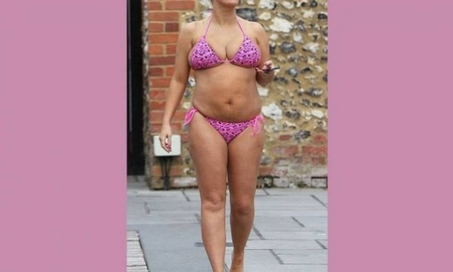 «Είμαι περήφανη για το σώμα μου». Η διάσημη σταρ εμφανίστηκε με μαγιό μετά τον τοκετό!