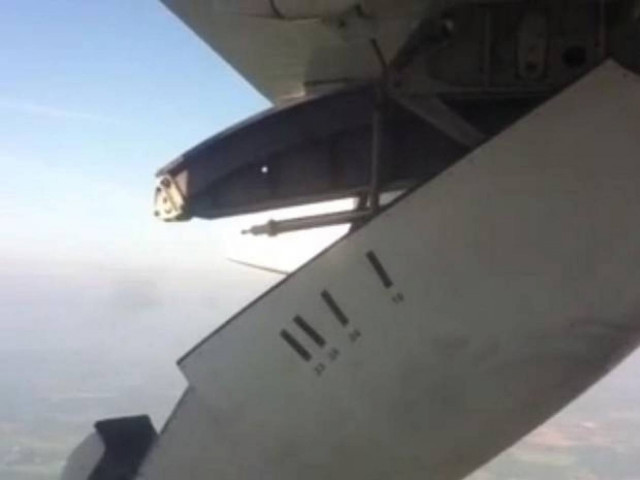 Τρόμος εν ώρα πτήσης: Αποκολλήθηκε τμήμα φτερού αεροπλάνου