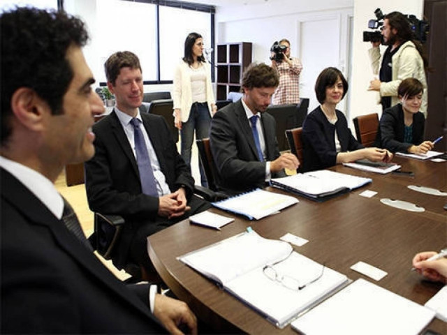 Εκτακτη συνάντηση Τρόικας- Υπ. Υγείας Κύπρου