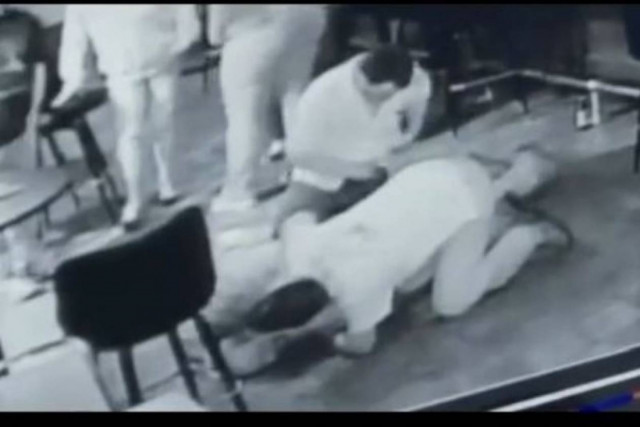 ΗΠΑ: Υπέστη καρδιακό επεισόδιο και ο άλλος τον έκλεψε! (photo+video)