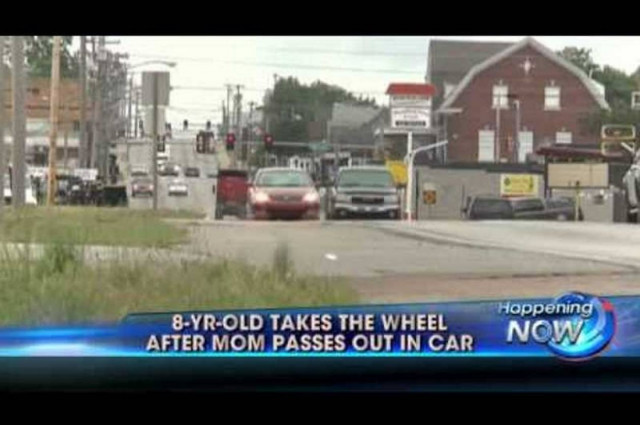 Κάνσας: Κοριτσάκι πήρε το τιμόνι αφού λιποθύμησε η μητέρα του! (vid)