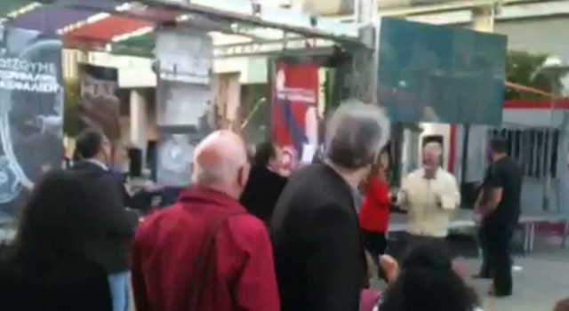 Αποτελέσματα εκλογών 2014: Οι πρώτες αντιδράσεις στο εκλογικό κέντρο της Δούρου (βίντεο)