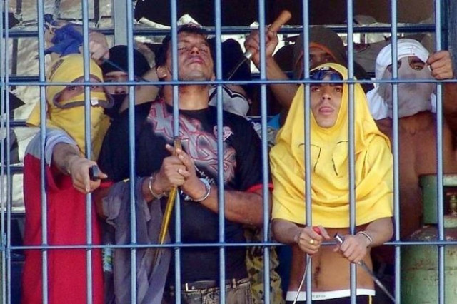 Βραζιλία: 122 άνθρωποι κρατούνται όμηροι σε φυλακή