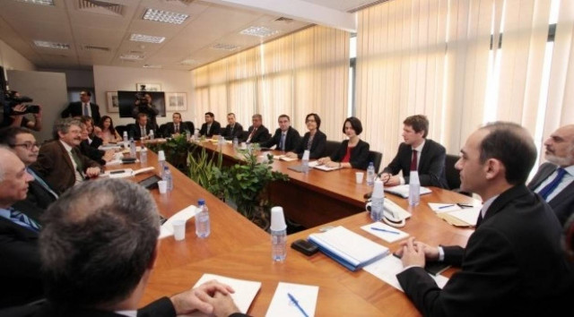 Τρόικα: Καλύτερες απο τις αναμενόμενες οι επιδόσεις Κύπρου