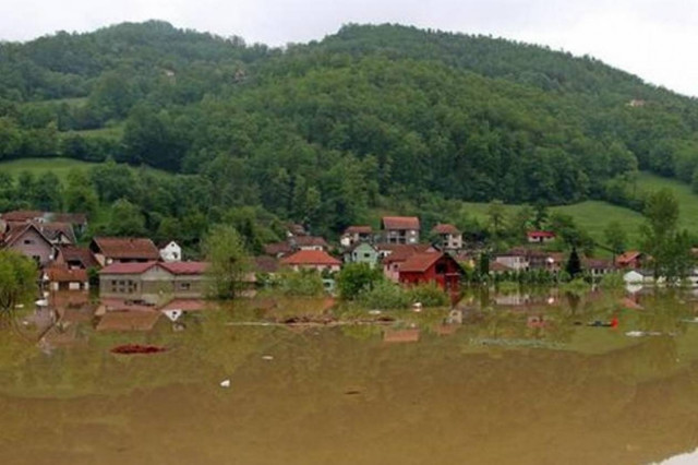 Σερβία – Βοσνία: Αποστολή βοήθειας από Ρωσία και ΕΕ