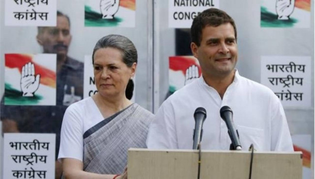 Ινδία: Οι Γκάντι πρότειναν την παραίτηση τους αλλά δεν έγινε δεκτή