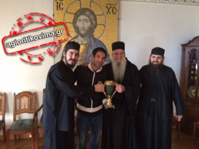 Ο αρχηγός της Εθνικής, Γιώργος Καραγκούνης στο Άγιον Όρος!