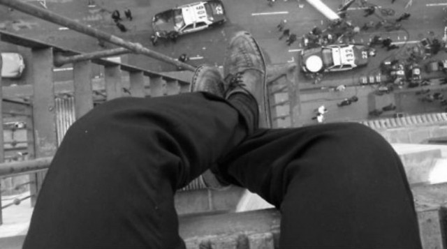 Ξάνθη: Χώρισε και απειλούσε να πηδήξει από το μπαλκόνι!