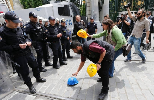 Τουρκία: Απείλησαν δημοσιογράφο που κάλυπτε το δυστύχημα στη Σόμα