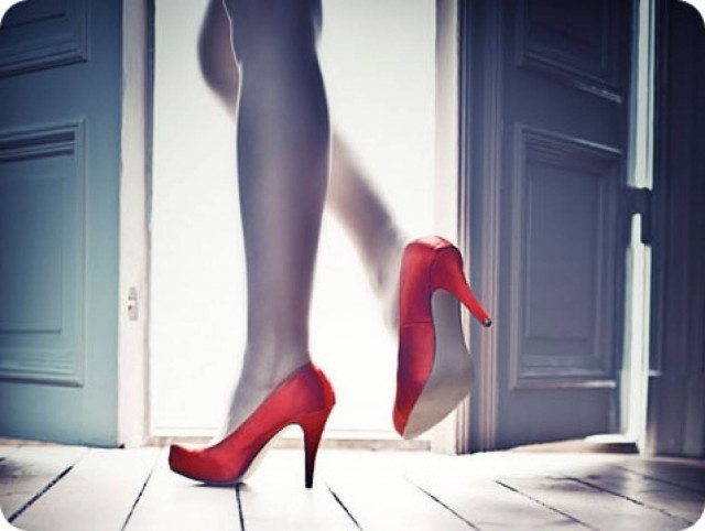 Αχαΐα: Ο ροζ διάλογος που τρελαίνει το facebook-Από τις σπουδές στο… πεζοδρόμιο