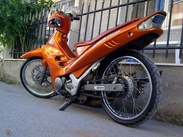 Τα δίχρονα μηχανάκια ρυπαίνουν περισσότερο και από τα φορτηγά