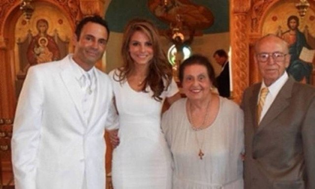 «Νονά» του συντρόφου της η Μαρία Μενούνος!