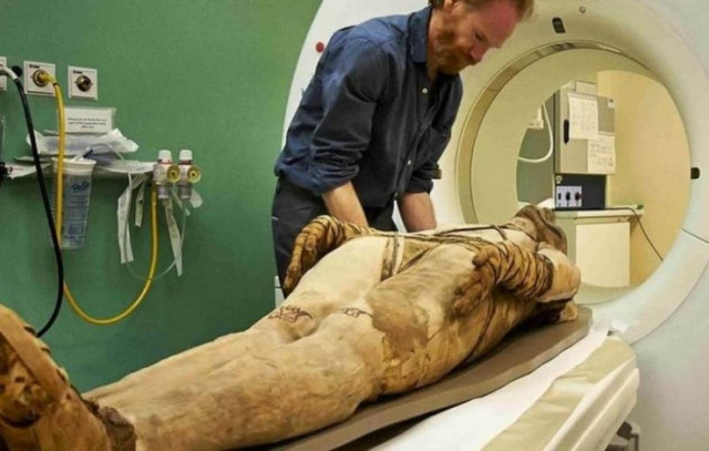 Πέρασαν 8 μούμιες από αξονικό τομογράφο- Τι ανακάλυψαν