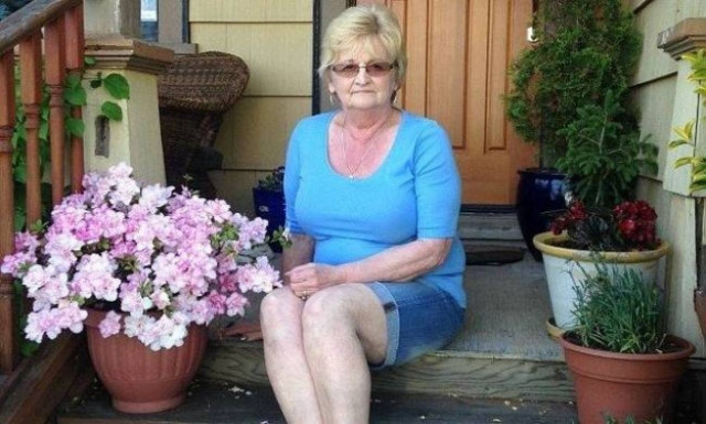 Τραγική φιγούρα η μητέρα της Πάμελα Άντερσον