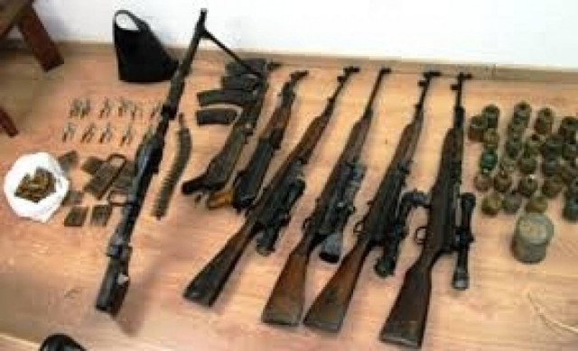 Εκλογές 2014: Δείτε το «οπλοστάσιο» της Χρυσής Αυγής (Video)