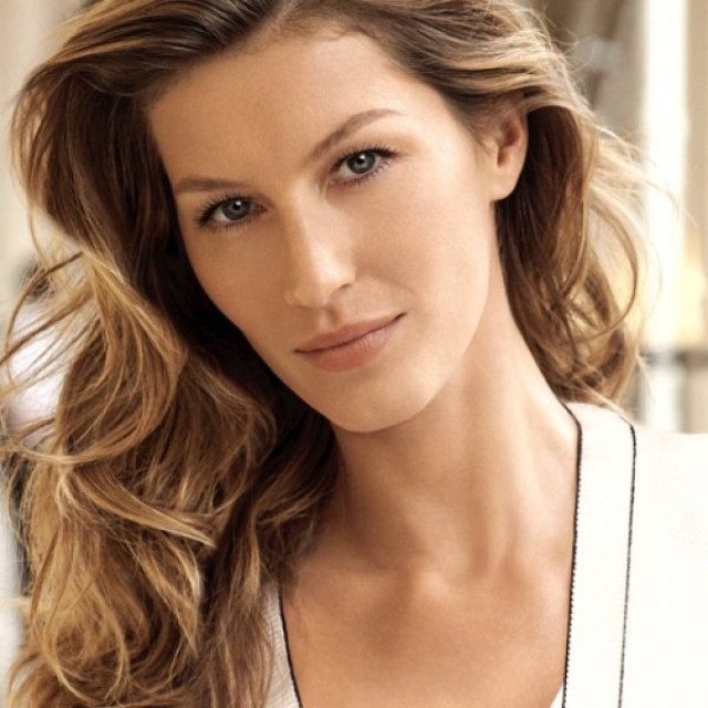 Breaking news: Η Gisele είναι το νέο πρόσωπο του Chanel No5!