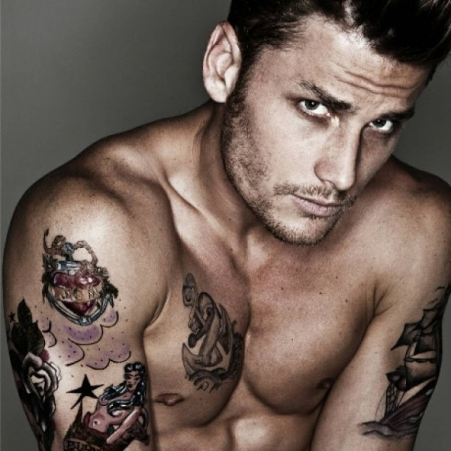 8 μηνύματα που σου έστειλε στο κινητό σου & τι πραγματικά ήθελε να πει