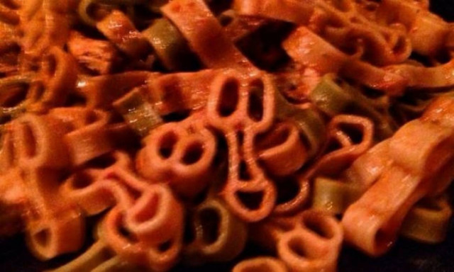 Ευρωεκλογές 2014: Αφιέρωσε αυτά τα μακαρόνια στους… πολιτικούς!