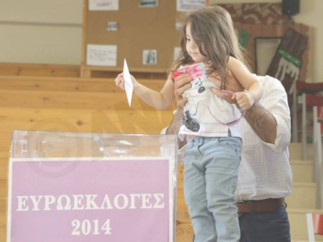 Εκλογές 2014: Αυτοί είναι οι... αφανείς ήρωες των εκλογών (pics)