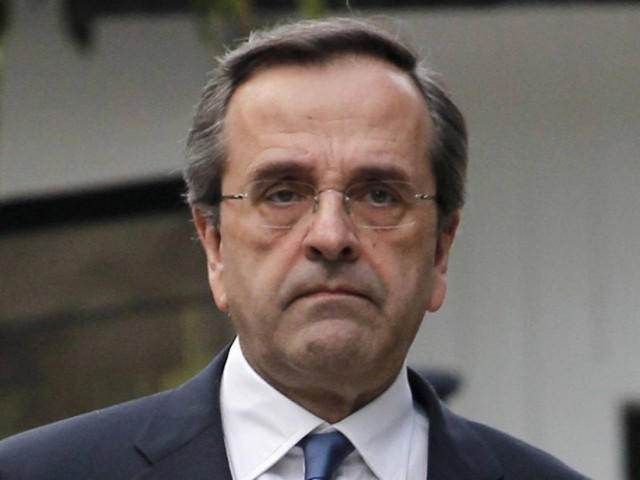 Μαύρες πλερέζες στο Μαξίμου