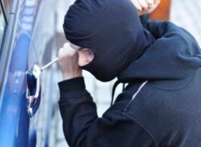«Ατζαμής» ληστής πήγε να κλέψει το ίδιο αυτοκίνητο δεύτερη φορά!