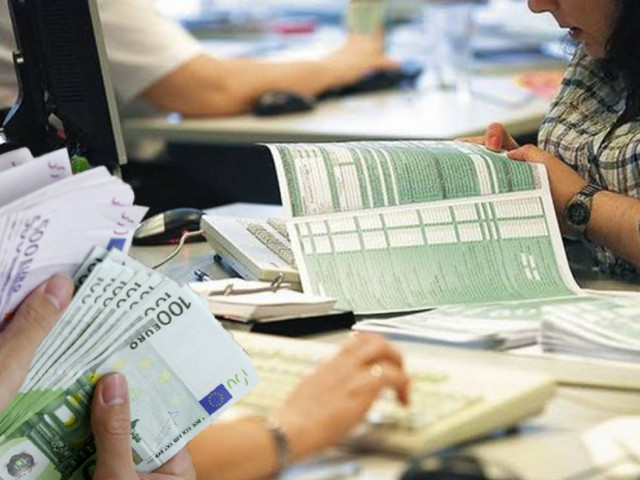 Τρέχουν να μαζέψουν τα ..ασυμμάζευτα έσοδα!