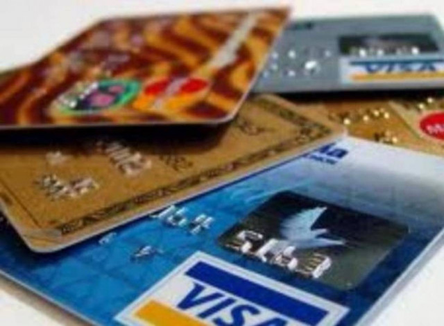 Έκαναν αγορές με κλεμμένα στοιχεία πιστωτικών