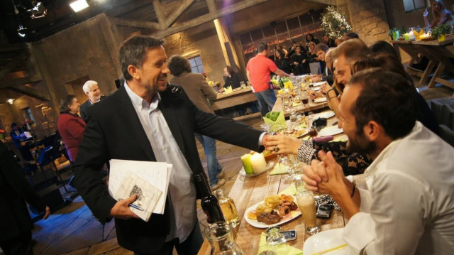  «Στην υγειά μας ρε παιδιά» με Νίκο Πορτοκάλογου